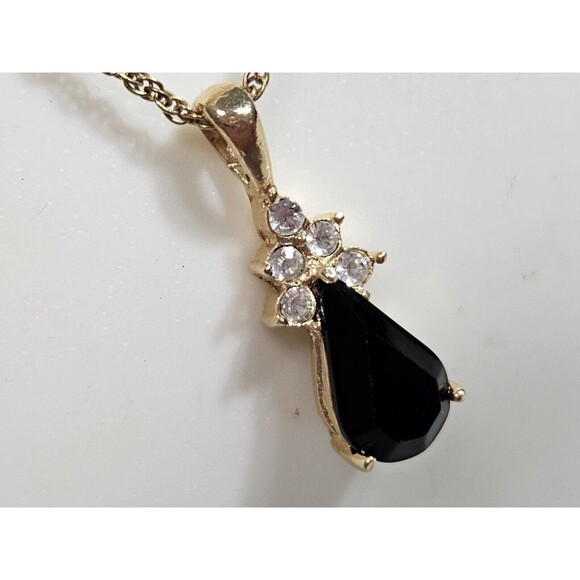 Elegant Black and Gold Necklace - Picture 2 of 8